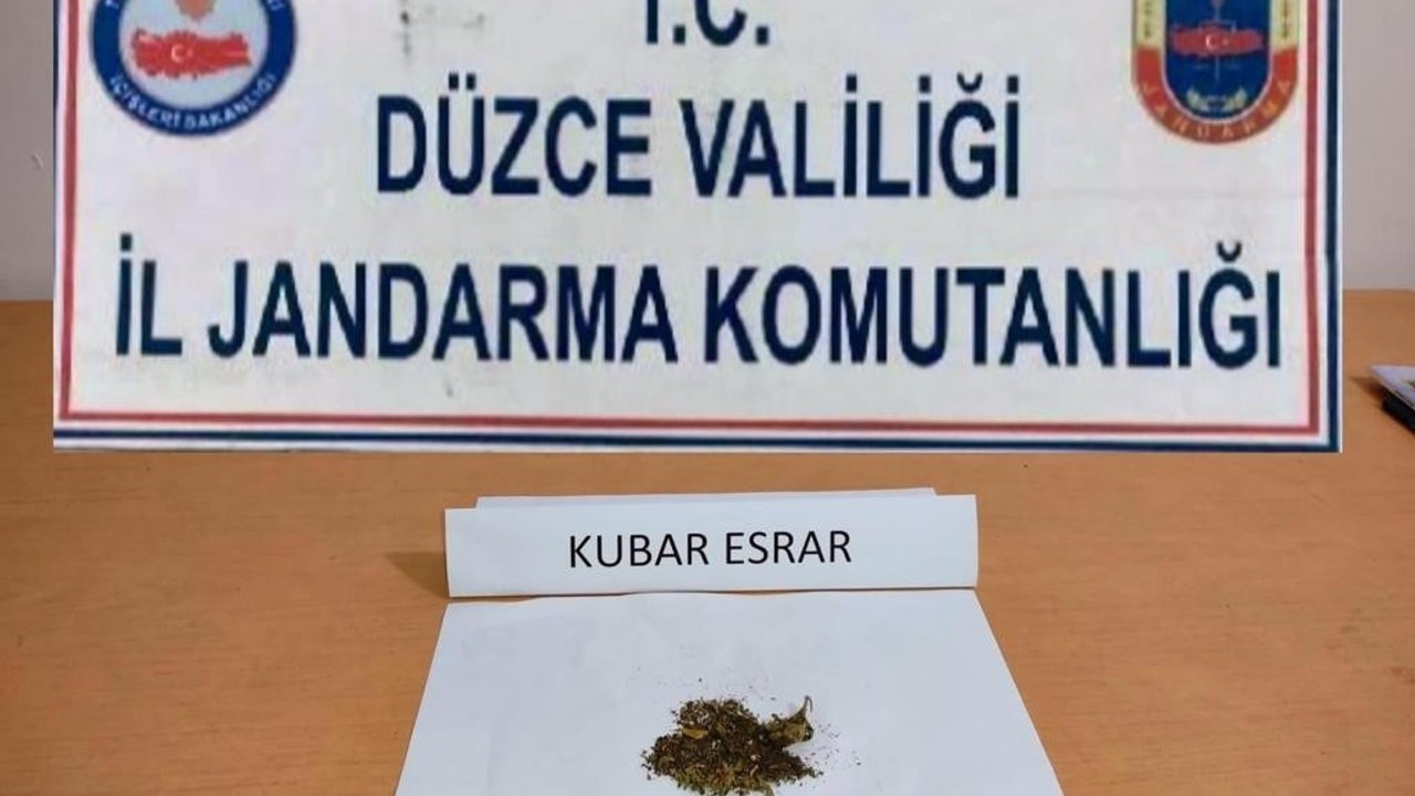 Uyuşturucu kullanıcıları yol kontrolünde yakalandı