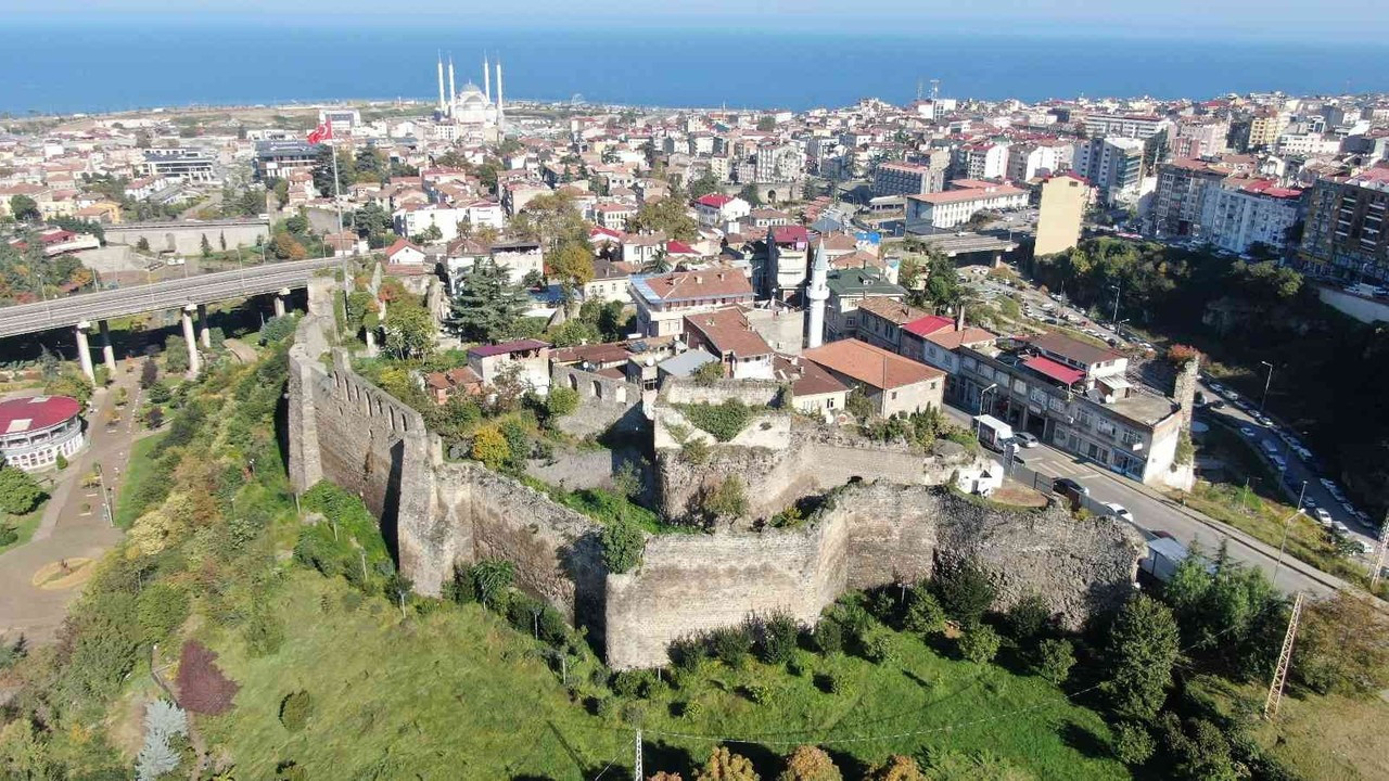 Trabzon’da heyecanlandıran arkeolojik kazı