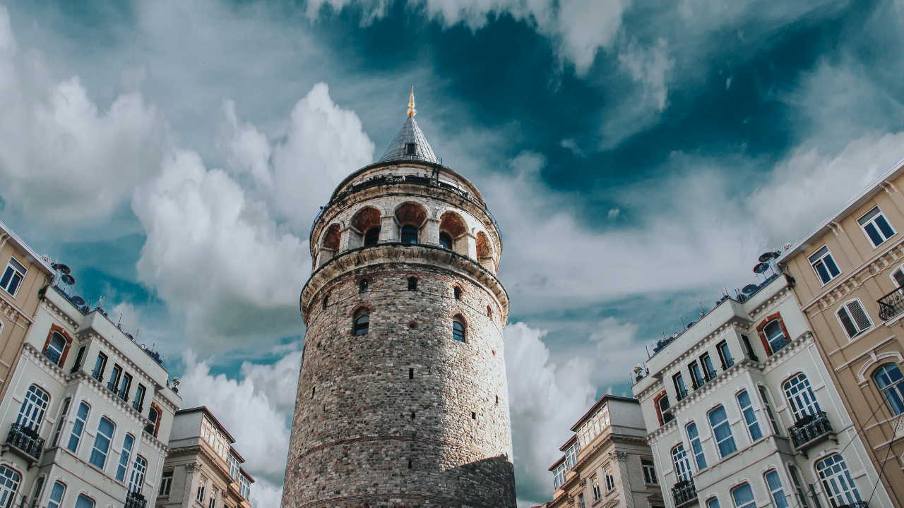 İstanbul’un siluetini oluşturan yapı: Galata Kulesi - Sayfa 1