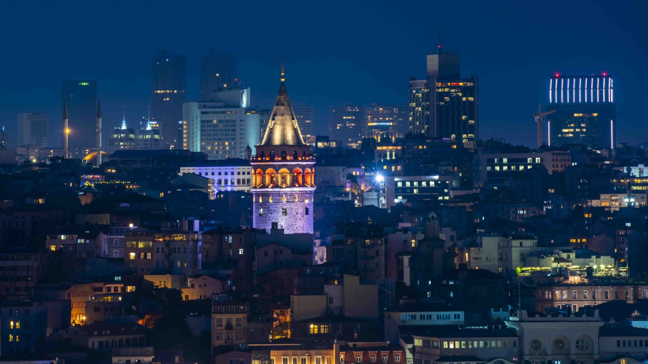 İstanbul’un siluetini oluşturan yapı: Galata Kulesi