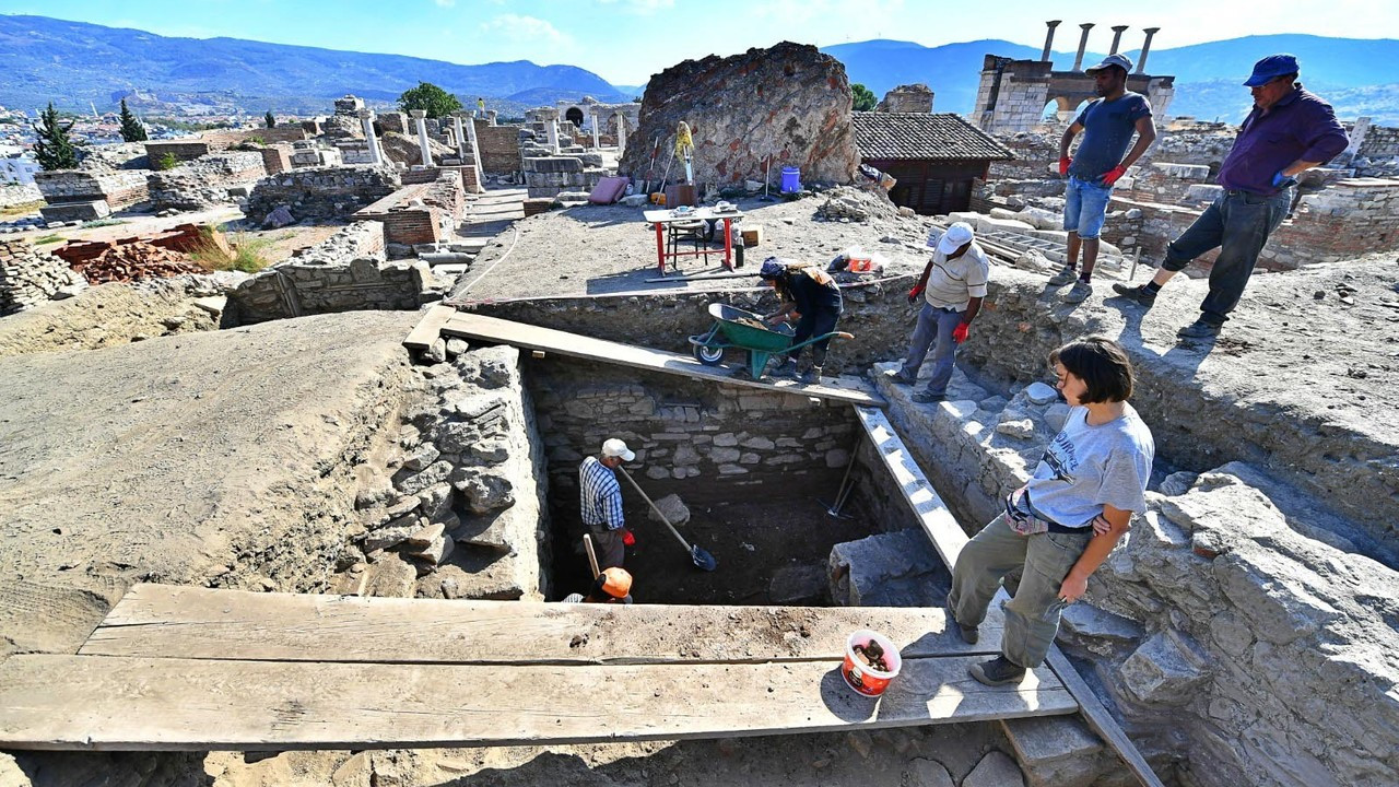 İzmir'de arkeolojik kazı alanına DNA laboratuvarı kuruldu