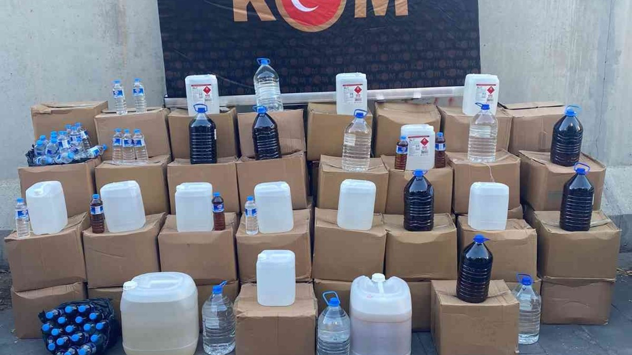 Bin 641 litre kaçak alkol ele geçirildi