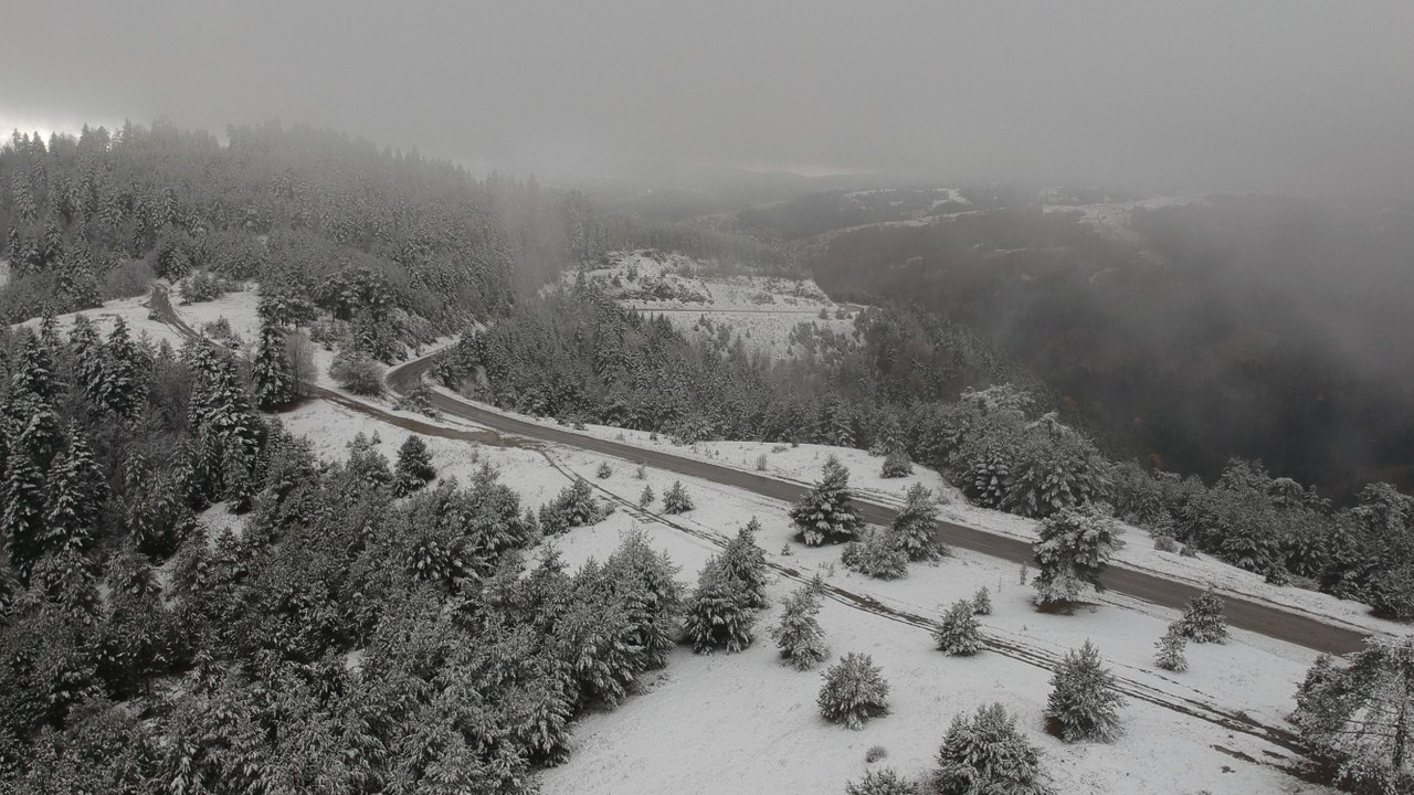Sinop'a mevsimin ilk karı yağdı