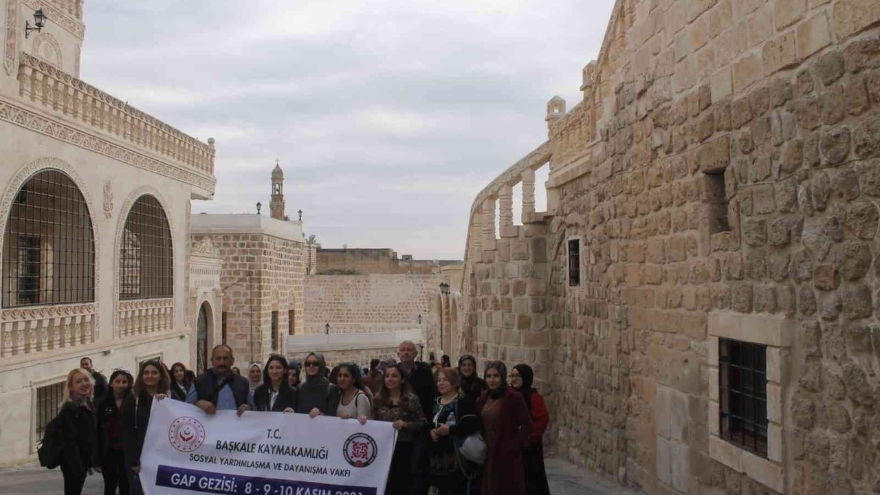 Başkaleli kadınlar Diyarbakır, Şanlıurfa ve Mardin’i gezdi