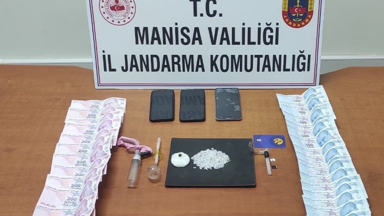 Manisa’da uyuşturucudan 3 gözaltı