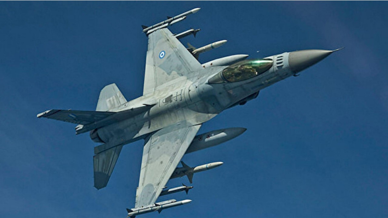 Yunanistan'a ait F-16 düştü