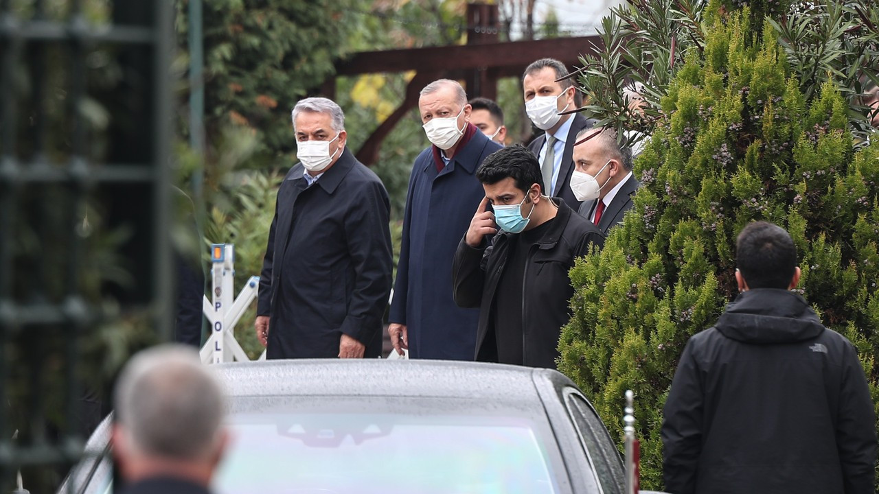 Cumhurbaşkanı Erdoğan cuma namazını Hz. Ali Camii'nde kıldı