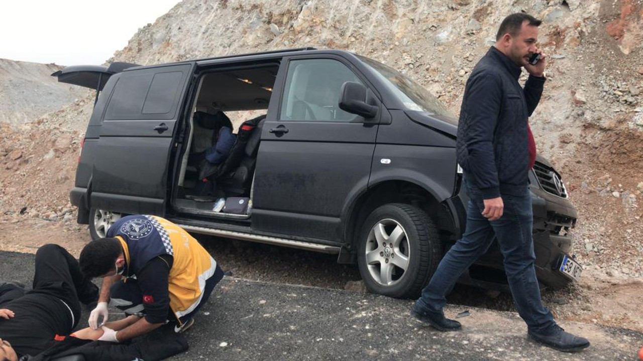 Sultangazi Belediye Başkan Yardımcısı ile AK Parti Sultangazi İlçe Başkanı kazada yaralandı