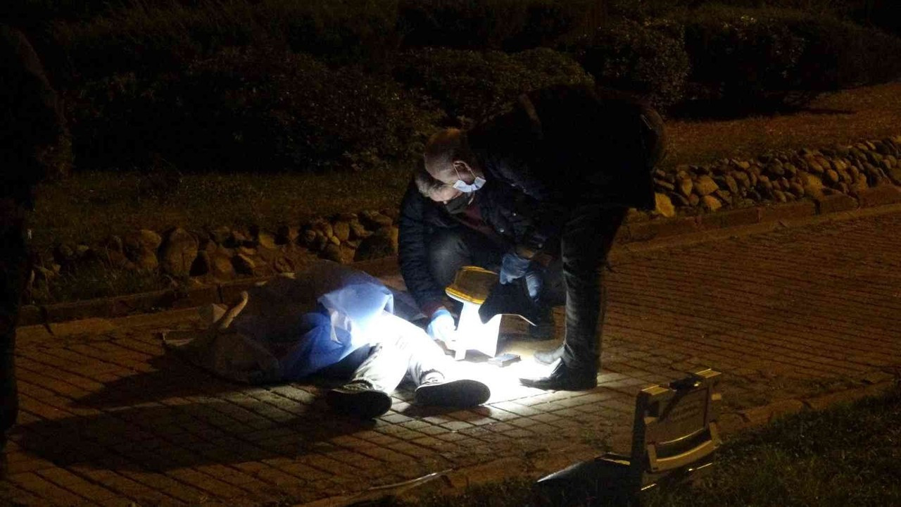 Trabzon’da genç bir kız köprüden atlayarak intihar etti