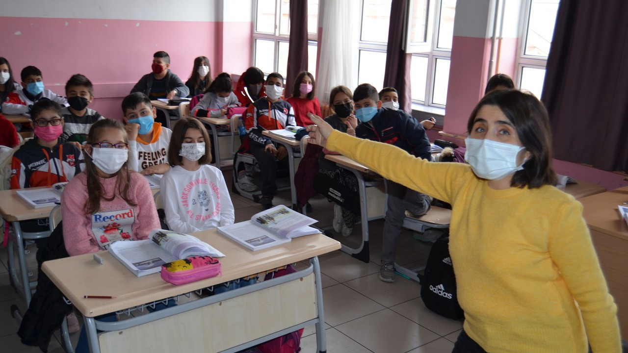 Görme engelli Türkçe öğretmeni Aygül: İyi ki bu mesleği yapıyorum