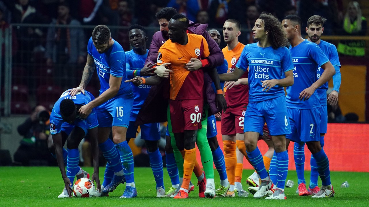 Galatasaray gruptan çıkmayı garantiledi! Galatasaray: 4 - Marsilya: 2 (Maç sonucu)