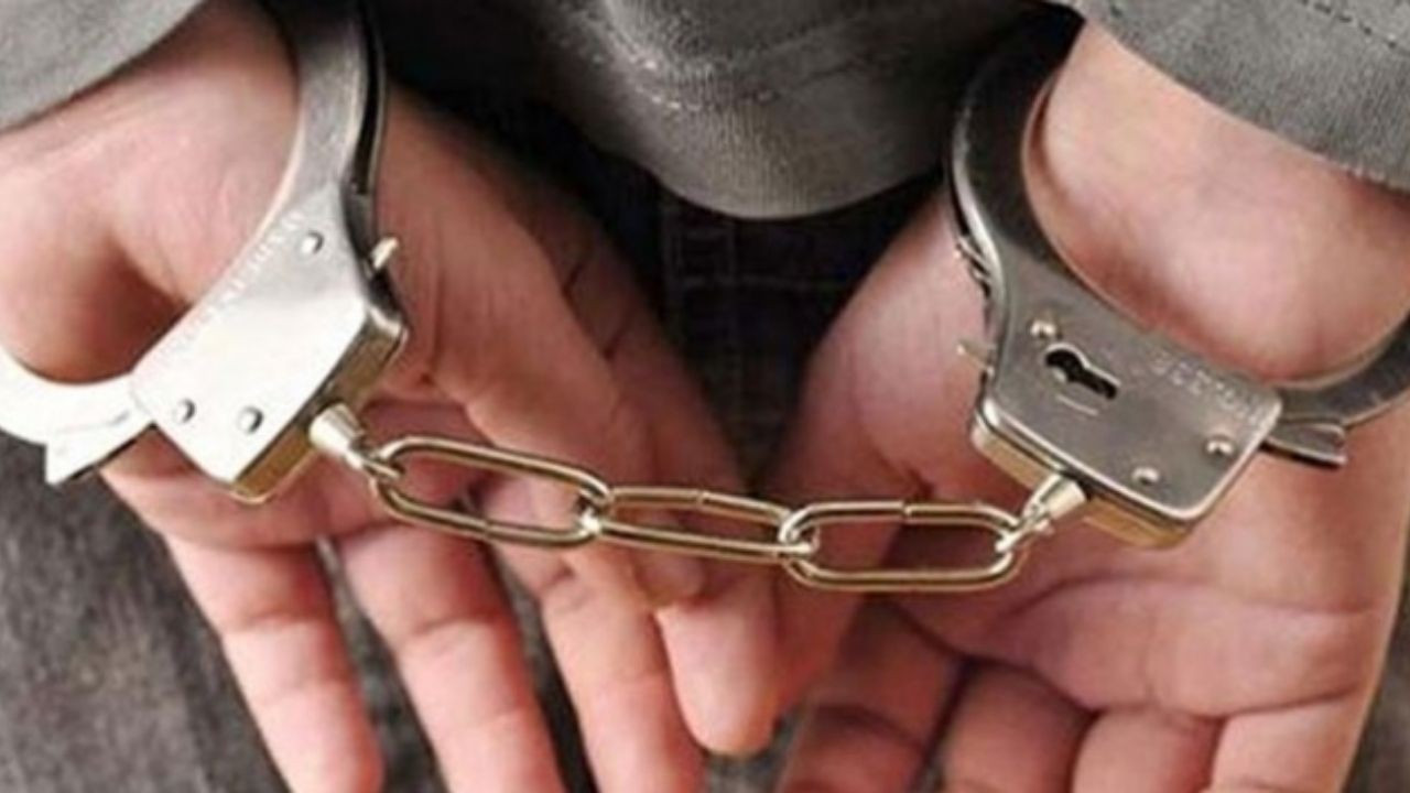 İzmir merkezli FETÖ operasyonunda 44 tutuklama