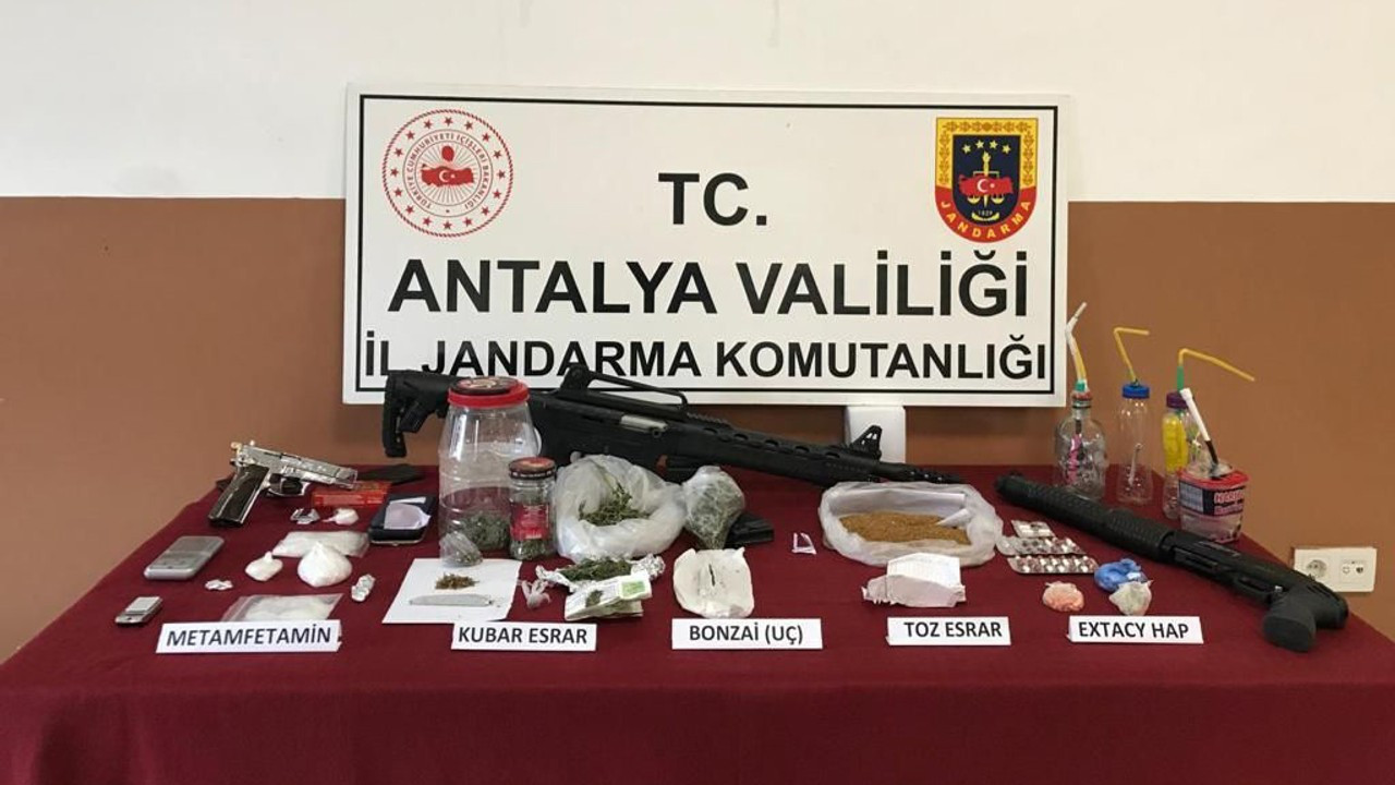 Uyuşturucuyu buzdolabına saklamışlar