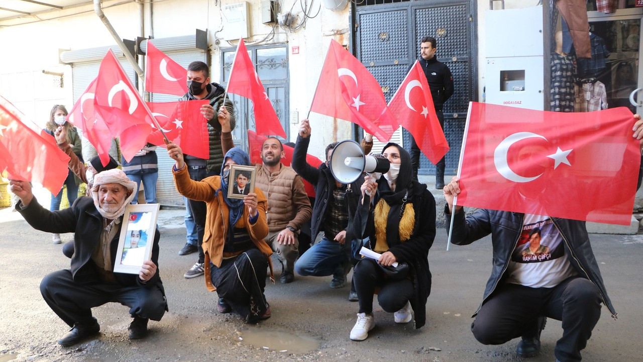 Hakkari'de, HDP önündeki evlat nöbetinde 22'nci hafta