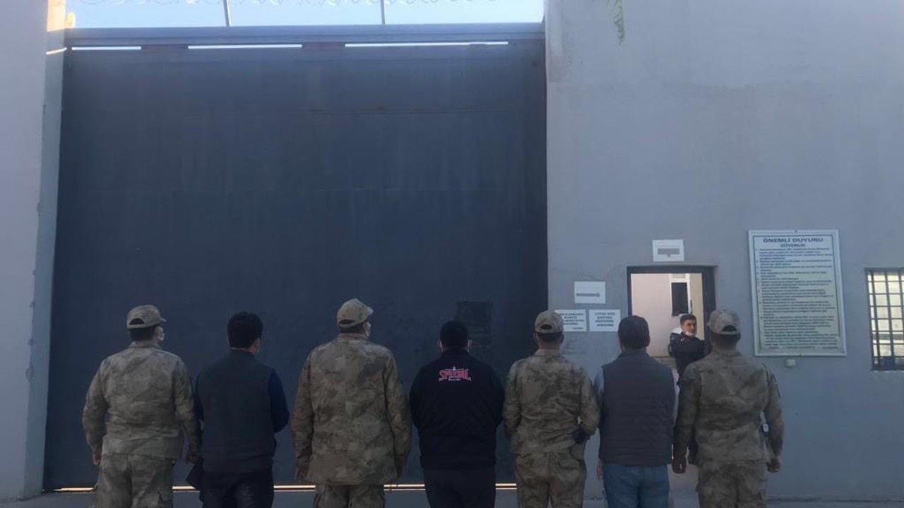 Haklarına hapis cezası bulunan 12 kişi yakalanıp, tutuklandı