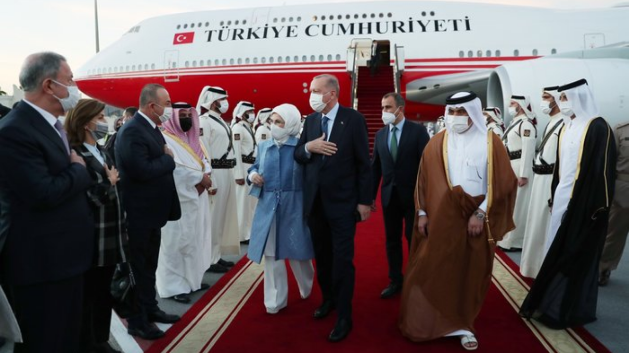 Cumhurbaşkanı Erdoğan Katar'da böyle karşılandı