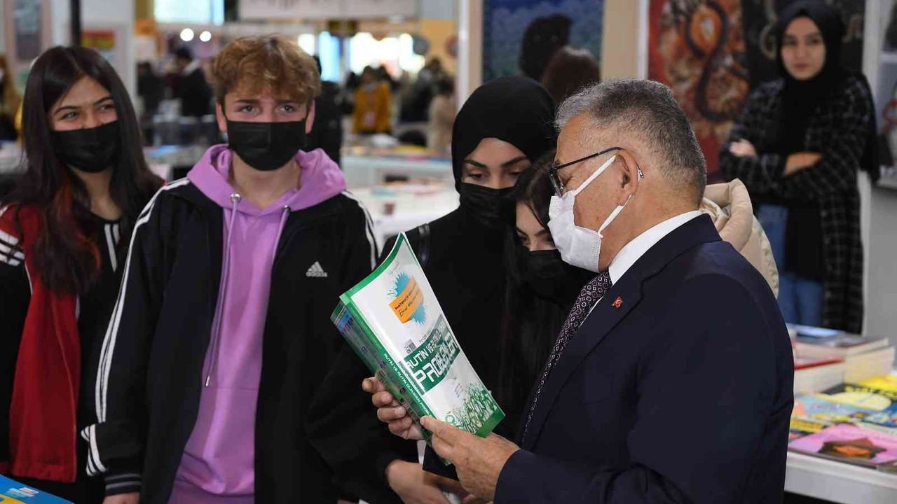 Başkan Büyükkılıç, Kitap Fuarı’ndan çağrıda bulundu