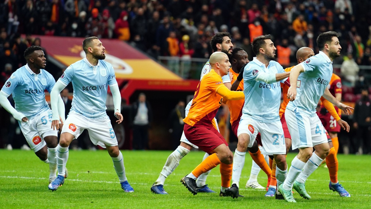 Galatasaray ligde 6 maçtır kazanamıyor! Galatasaray: 1 - Medipol Başakşehir: 1 (Maç sonucu)