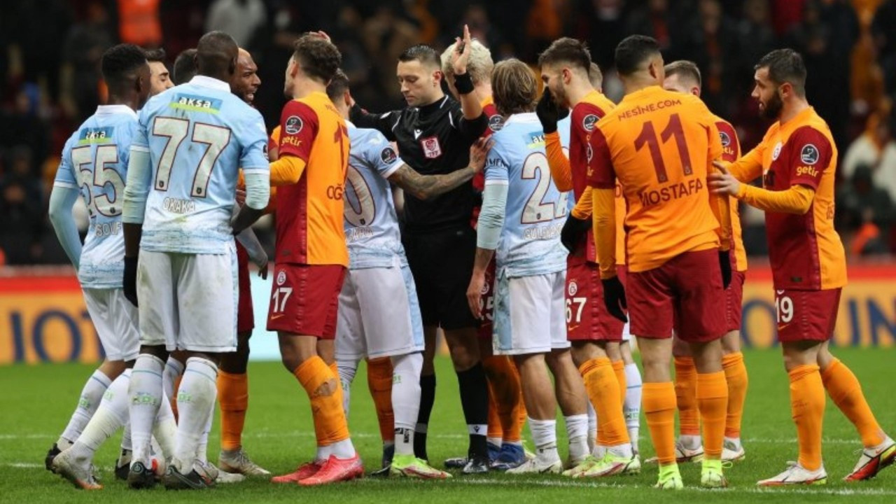 Olaylı geçen Galatasaray Başakşehir maçı sonrası TFF'den Zorbay Küçük kararı