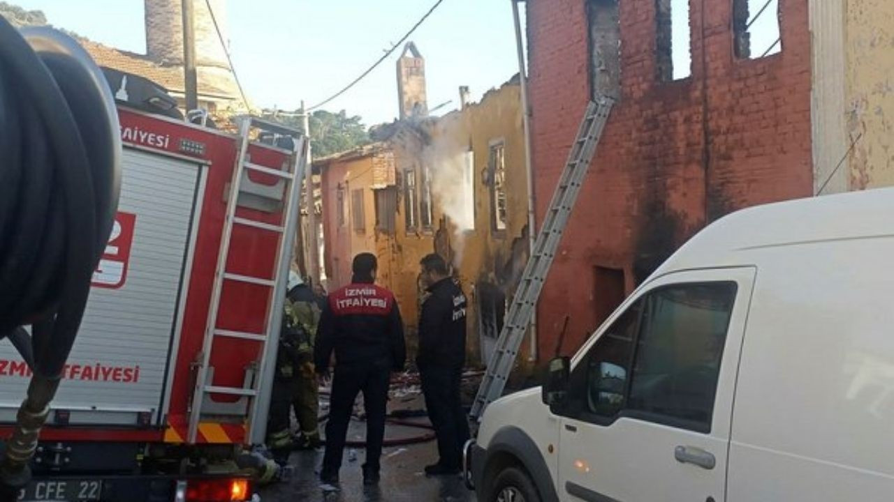 İzmir'de korkunç olay! Çıkan yangında 3 kardeş hayatını kaybetti