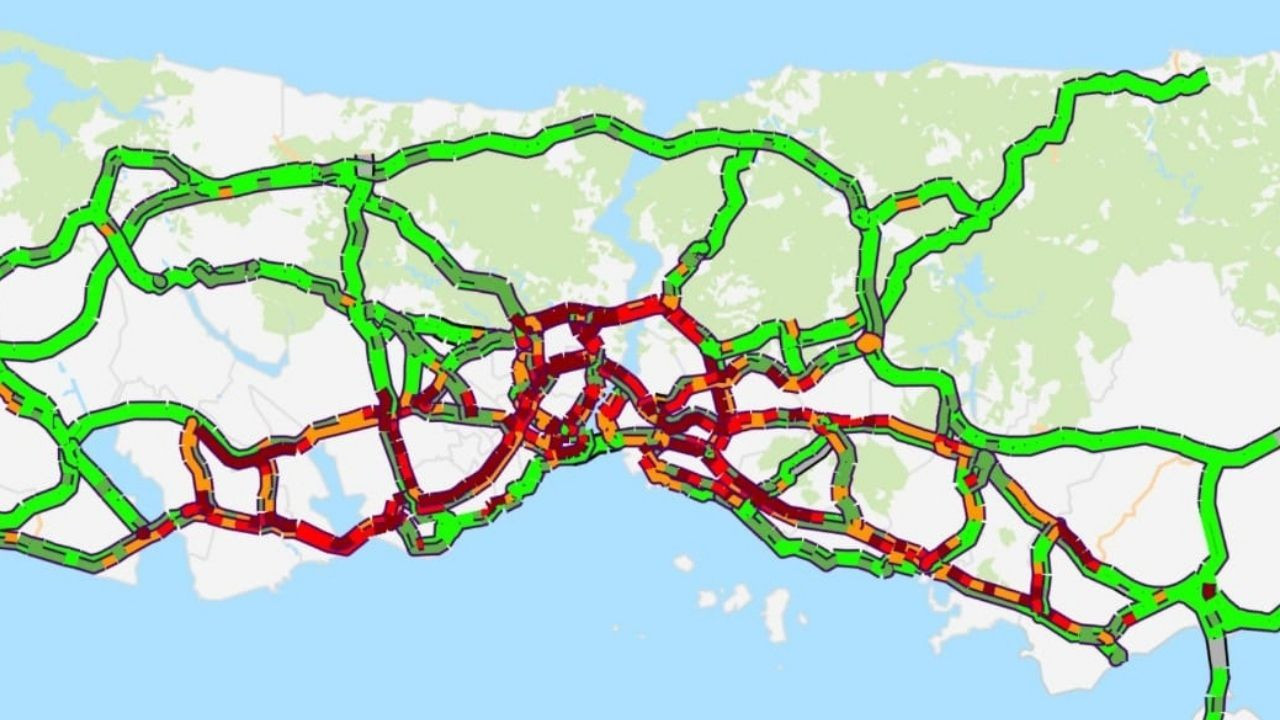 İstanbul'da trafik durma noktasına geldi, yoğunluk yüzde 85’e ulaştı