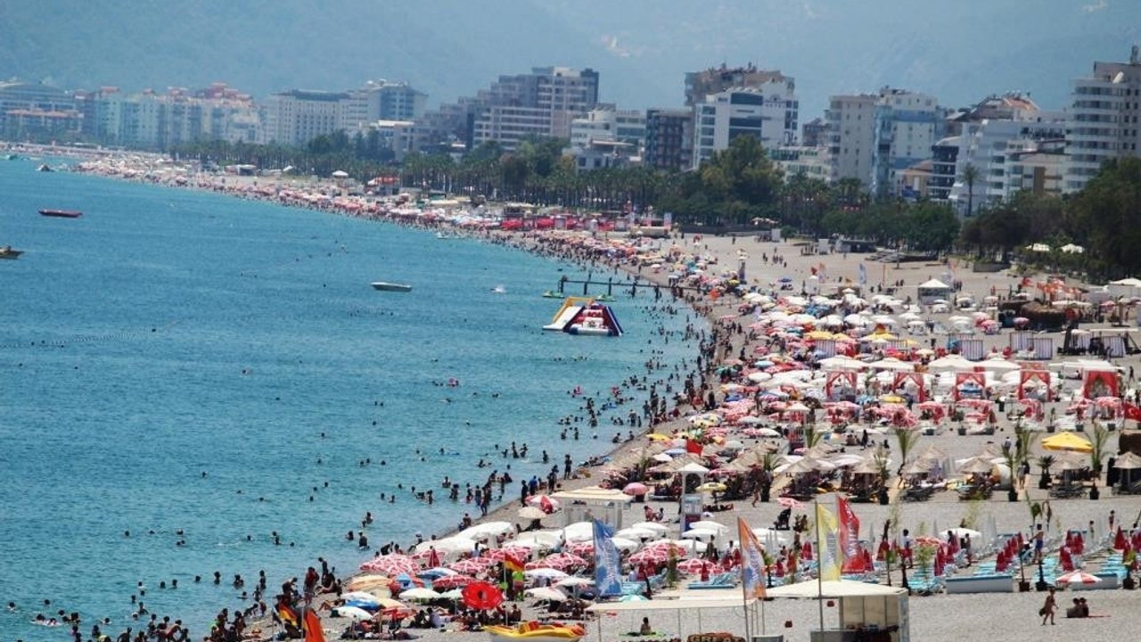 Antalya’ya en çok turist Rusya’dan geldi
