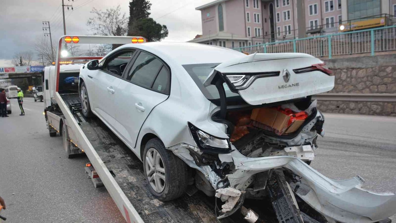 Kocaeli’de zincirleme kaza: 3 yaralı