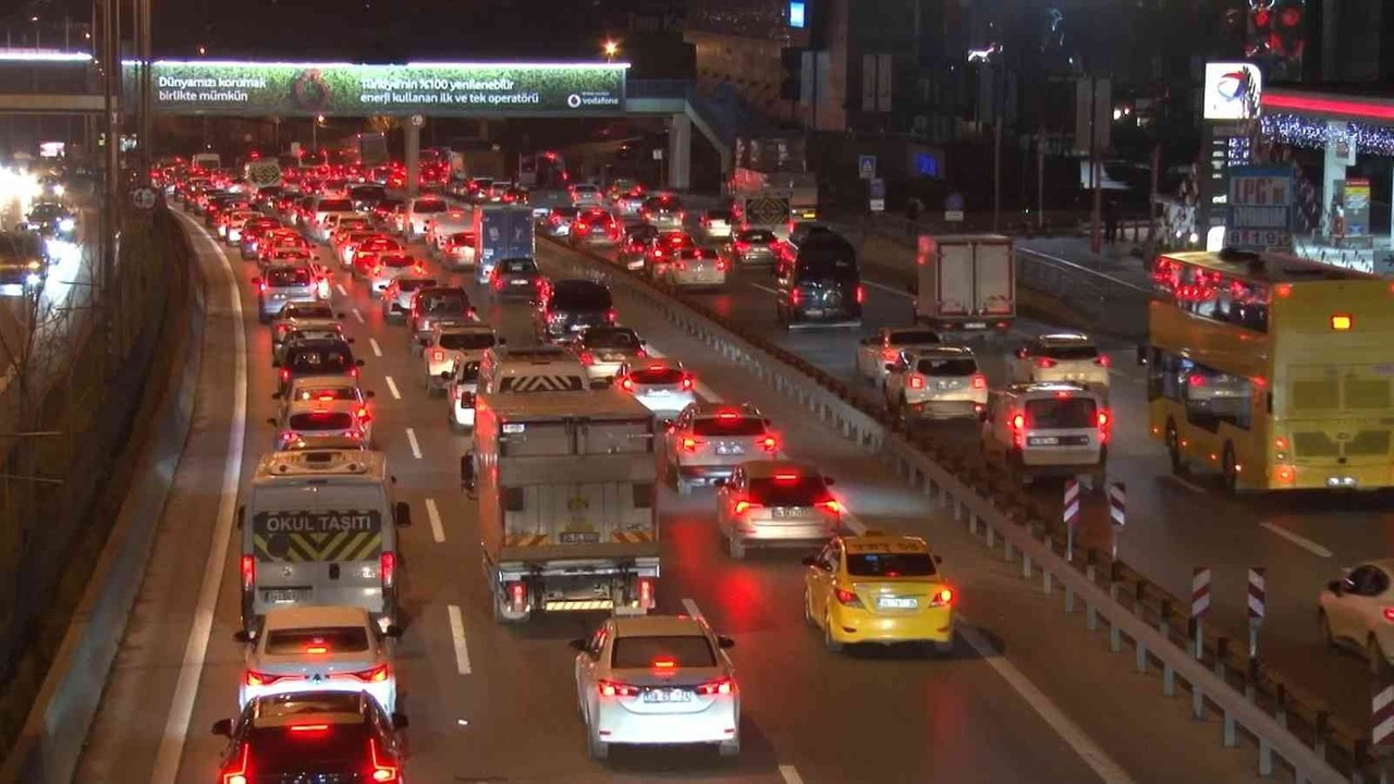 Yılın ilk iş gününde trafik yoğunluğu yüzde 50’yi gördü