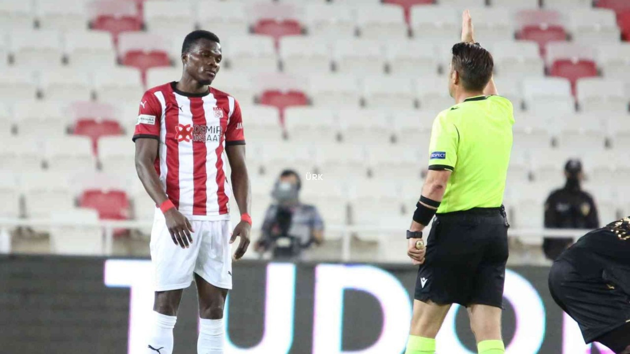 Sivasspor’da Cofie, ceza sınırında