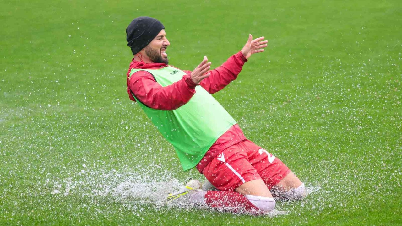 Samsunspor’un Hansa Rostock maçı yağmur engeline takıldı