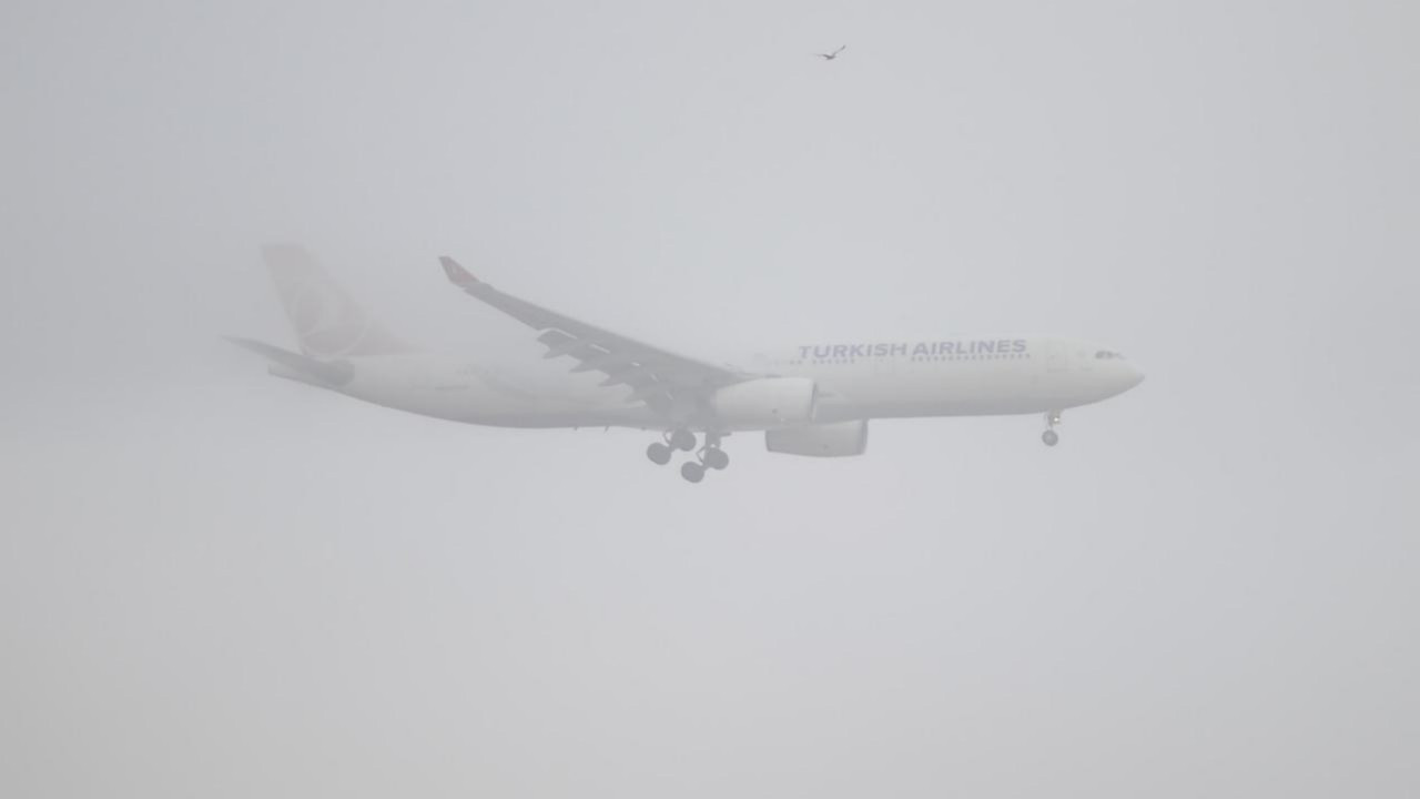 Kars’ta uçak seferlerine sis engeli