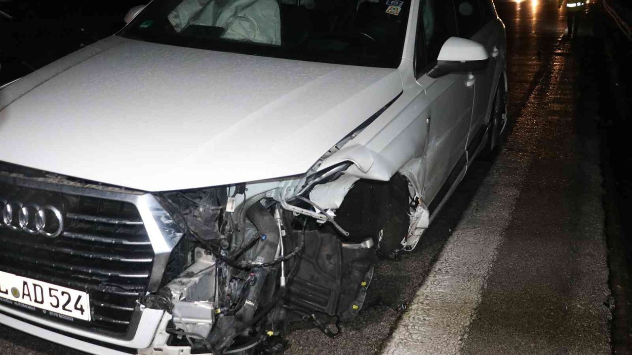 Edirne’de kar yağışı sebebiyle kayganlaşan yolda kaza meydana geldi