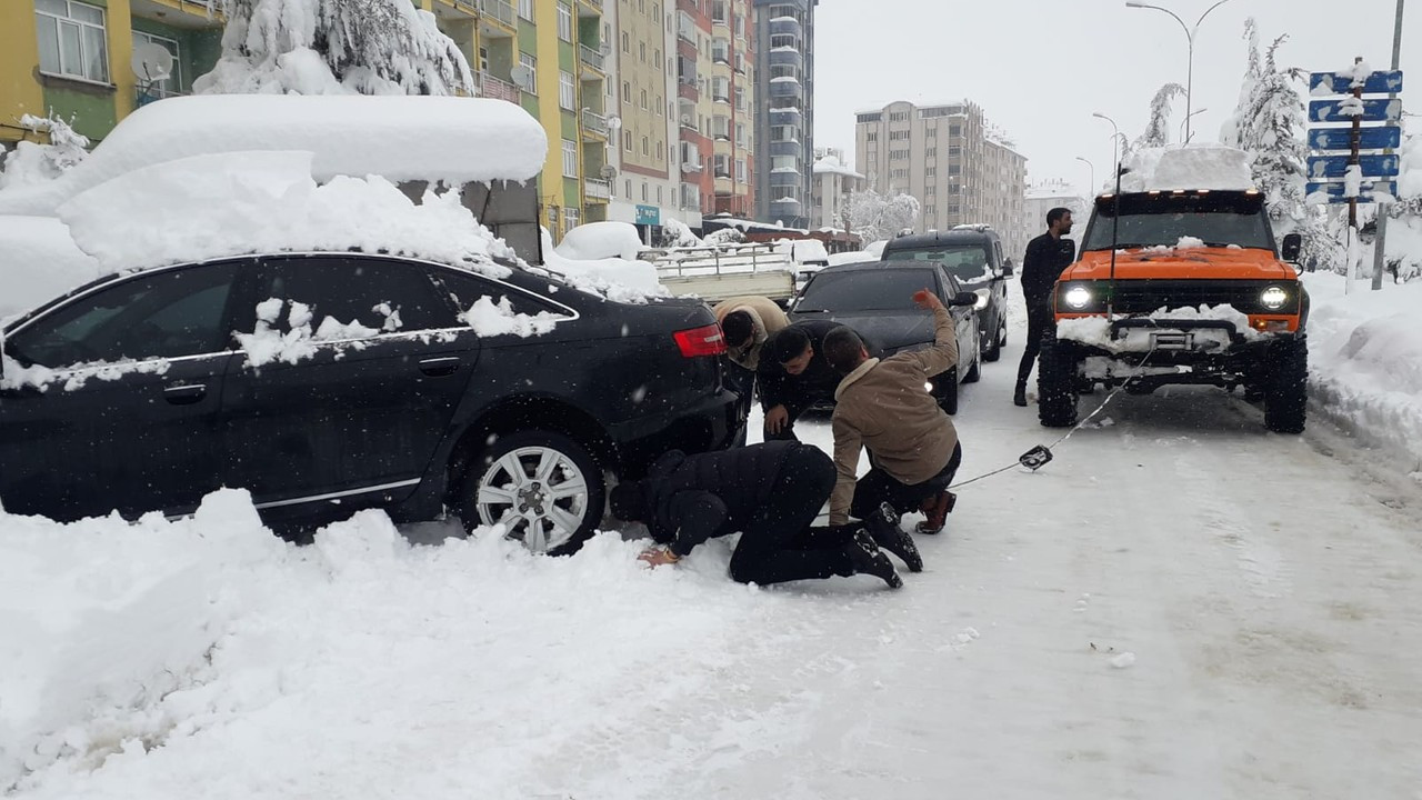 Konya'nın 10 ilçesi ve Meram'ın bazı mahallelerinde yüz yüze eğitime kar engeli