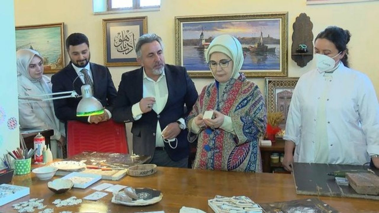 Emine Erdoğan Tekâmül Sürdürülebilir Sanat Sergisi'nin açılışını yaptı