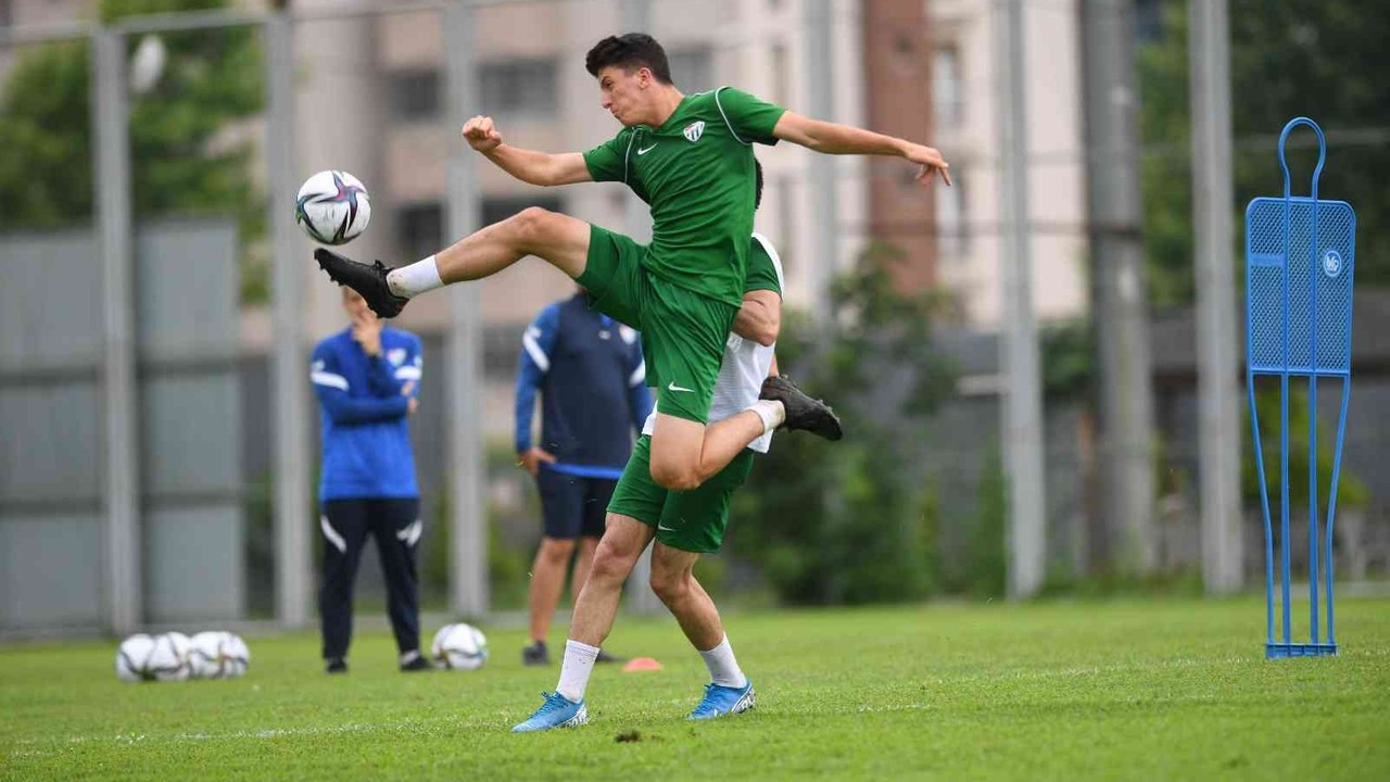 Bursaspor ve Taha Altıkardeş’e PFDK’dan ceza