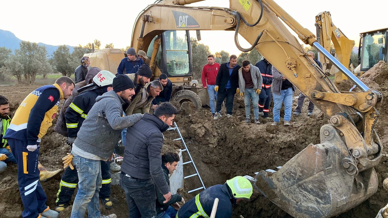 Manisa OSB'de altyapı çalışmasında dolgu alanı çöktü; 3 itfaiyeci kurtarıldı, 1 işçi aranıyor