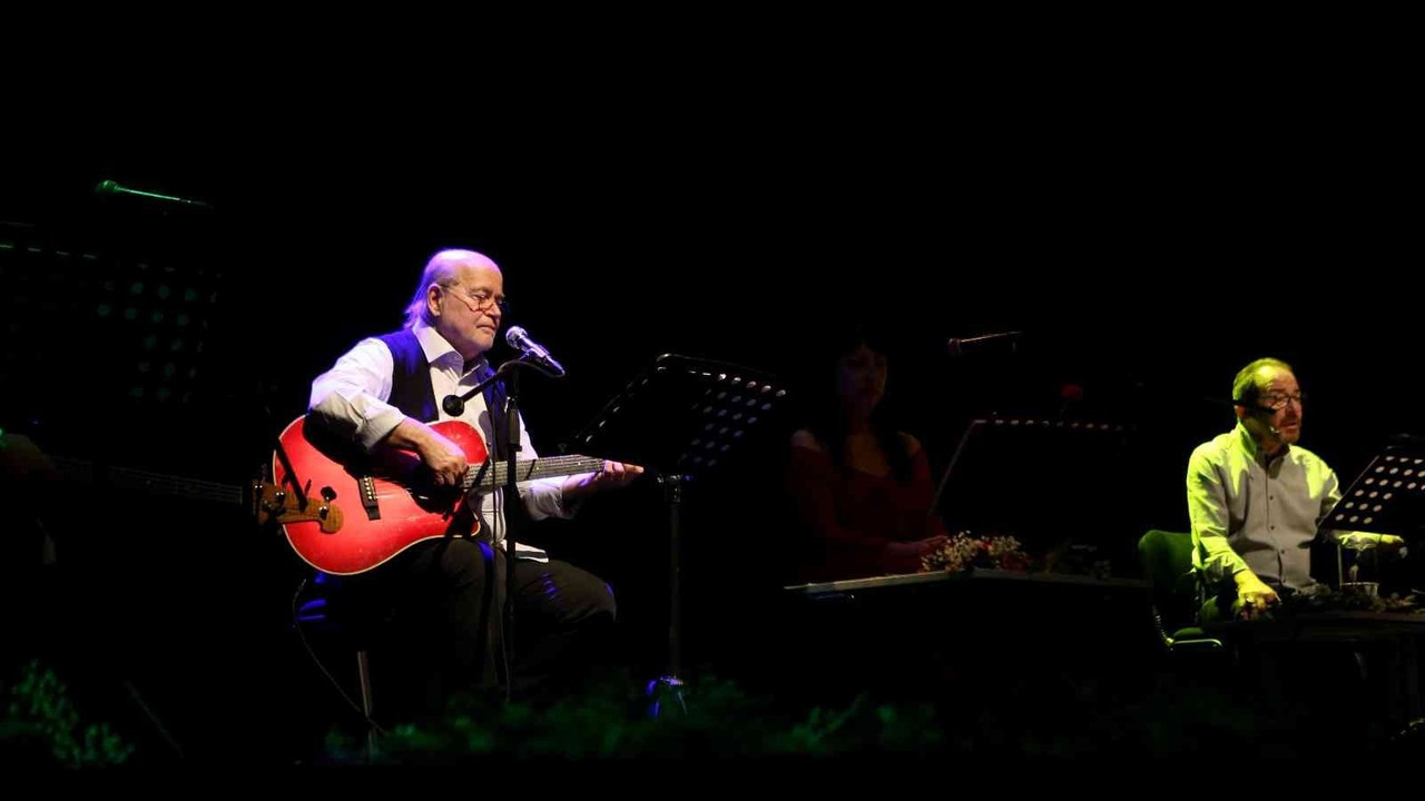 Nâzım Hikmet 120. yaş gününde anıldı