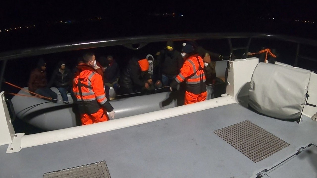 Ayvalık açıklarında 45 kaçak göçmen kurtarıldı