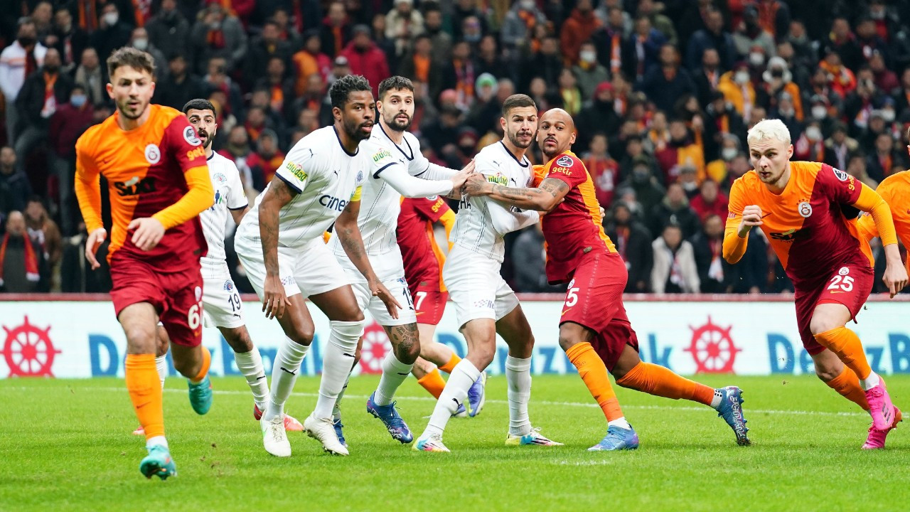 Galatasaray: 1 - Kasımpaşa: 1 (İlk Yarı Sonucu)