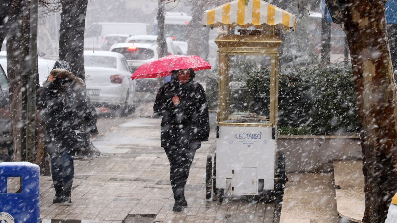 Trakya'da Balkanlar'dan gelen kar yağışı etkili oluyor