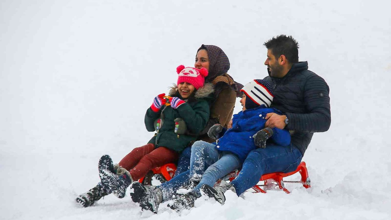 Ankara'lılar yarıyıl tatilin Elmadağ Kayak Merkezi’nde Geçiriyor