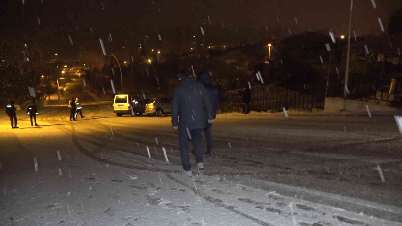 Kırıkkale’de beklenen kar yağışı başladı