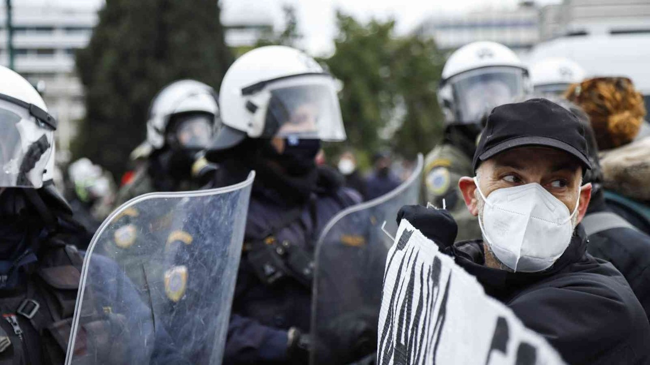 Yunanistan’da halk sağlık sistemini protesto etti