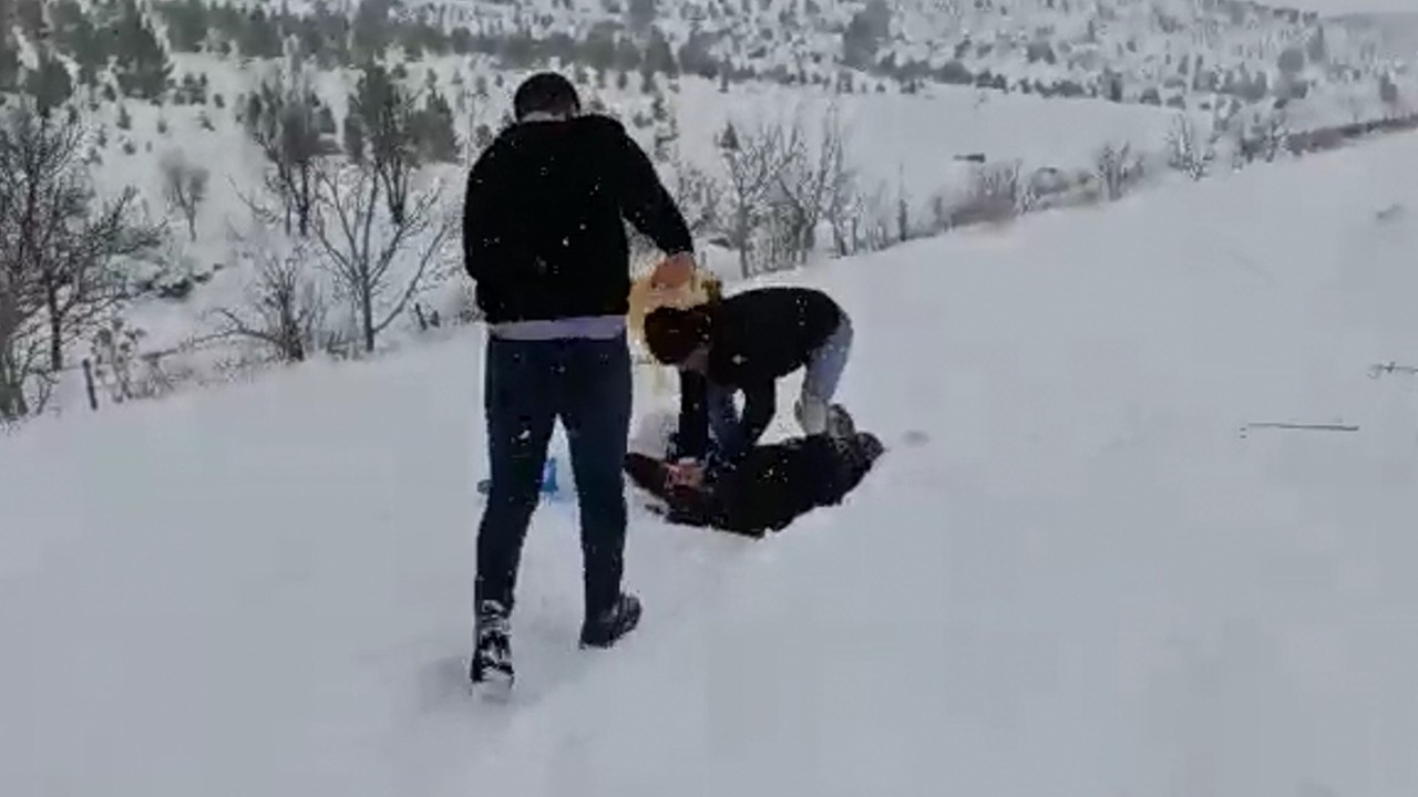 Elazığ'da donmak üzere olan güvenlik görevlisi son anda kurtarıldı