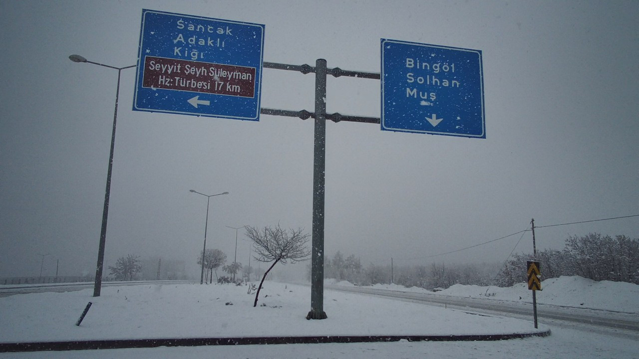 Bingöl’de 281 köy yolu kardan ulaşıma kapandı