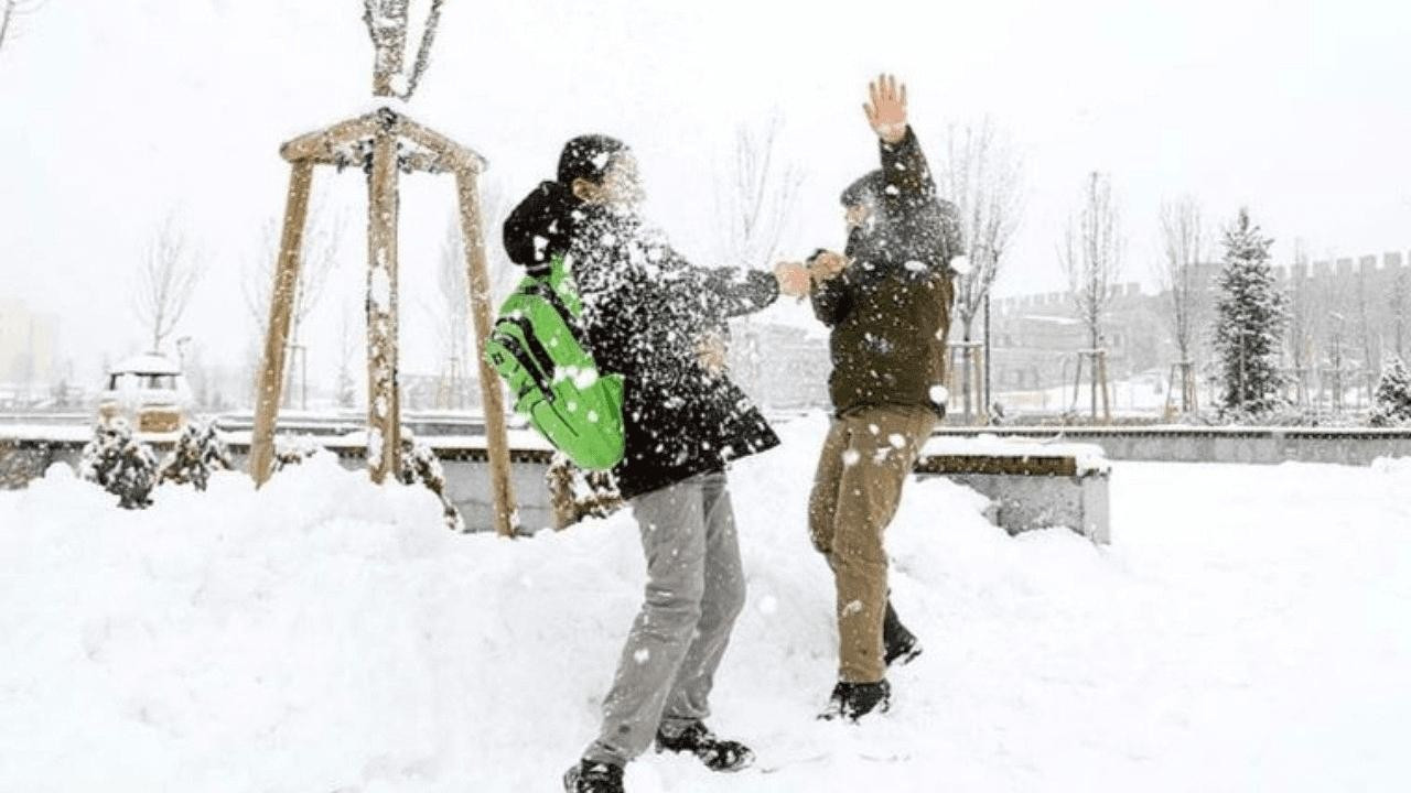 Konya’nın 16 ilçesinde yüz yüze eğitime kar tatili