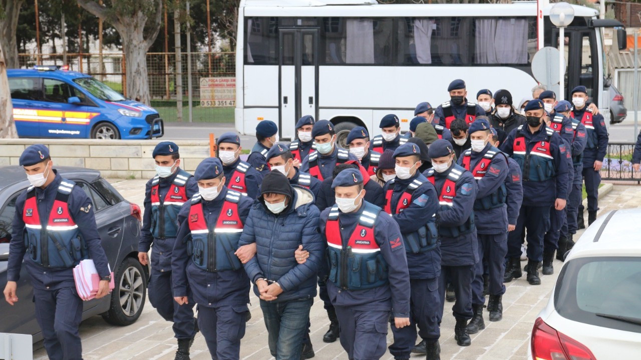 İzmir'de 6 göçmen kaçakçısı tutuklandı