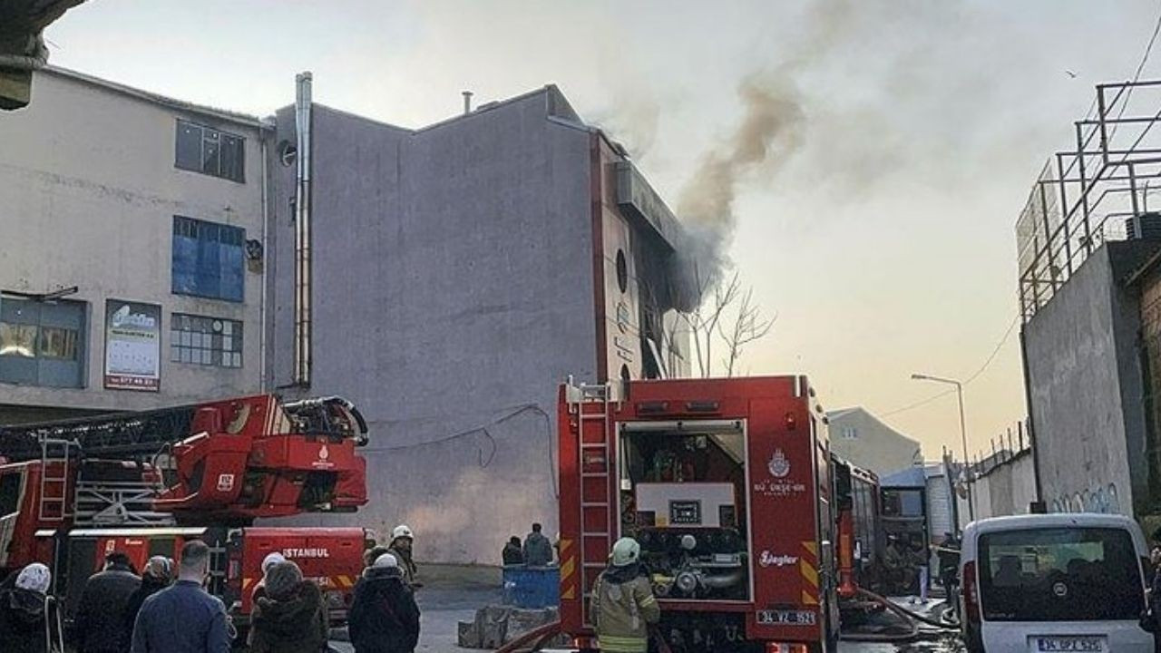 Bayrampaşa'da korkutan yangın! Çok sayıda itfaiye olay yerinde