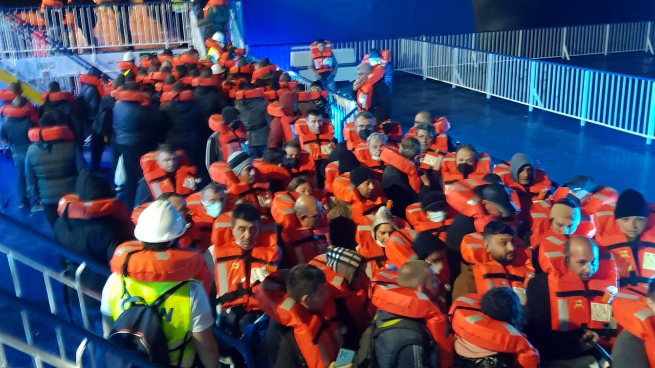 Yunanistan'da yangın çıkan feribottaki Türk şoför: Geç kalınsa canlı çıkamazdık