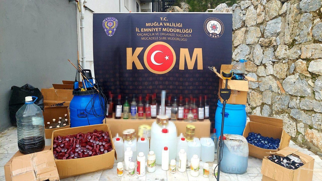 Muğla ve İzmir'de sahte içki operasyonunda 4 tutuklama